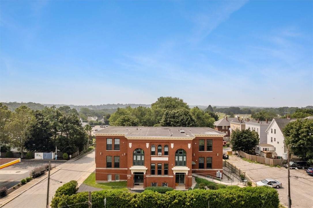 1044 Social Street - Photo 1