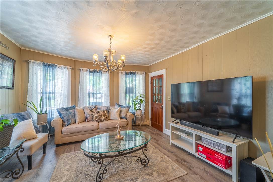 18 Dunnell Avenue - Photo 1