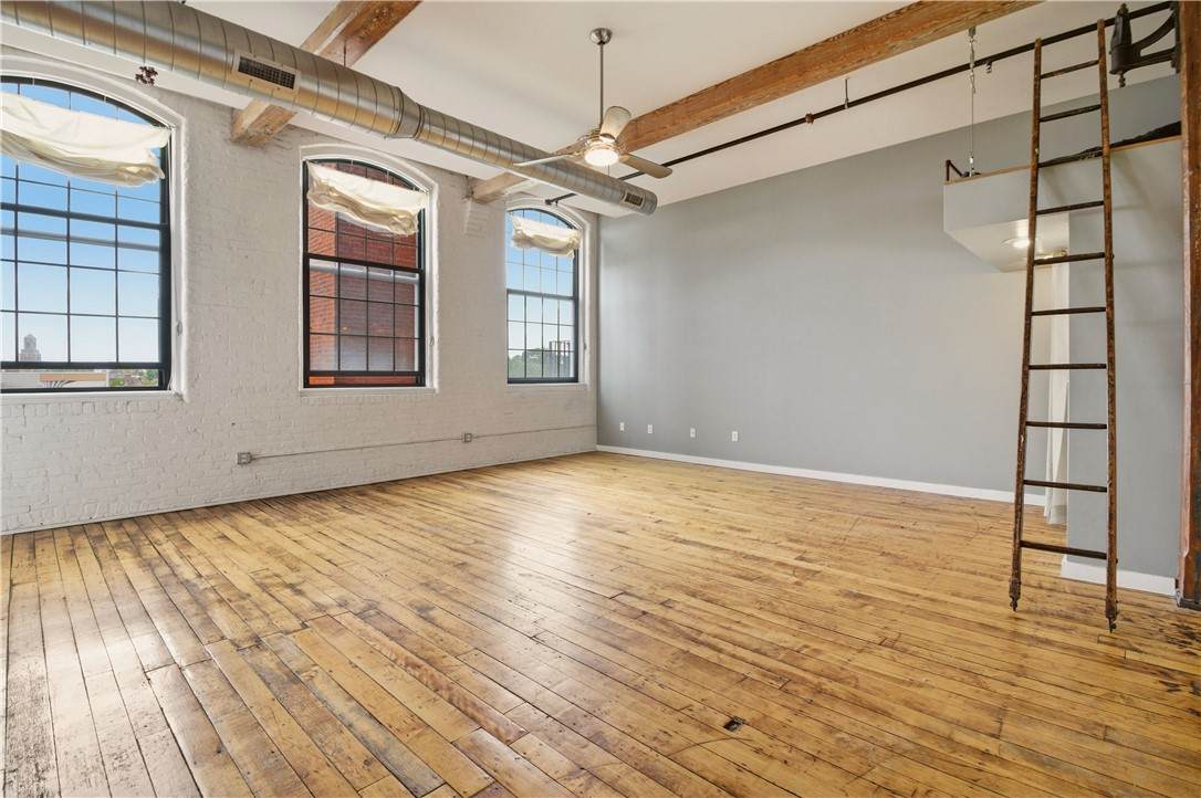 28 Bayley St Street - Photo 1