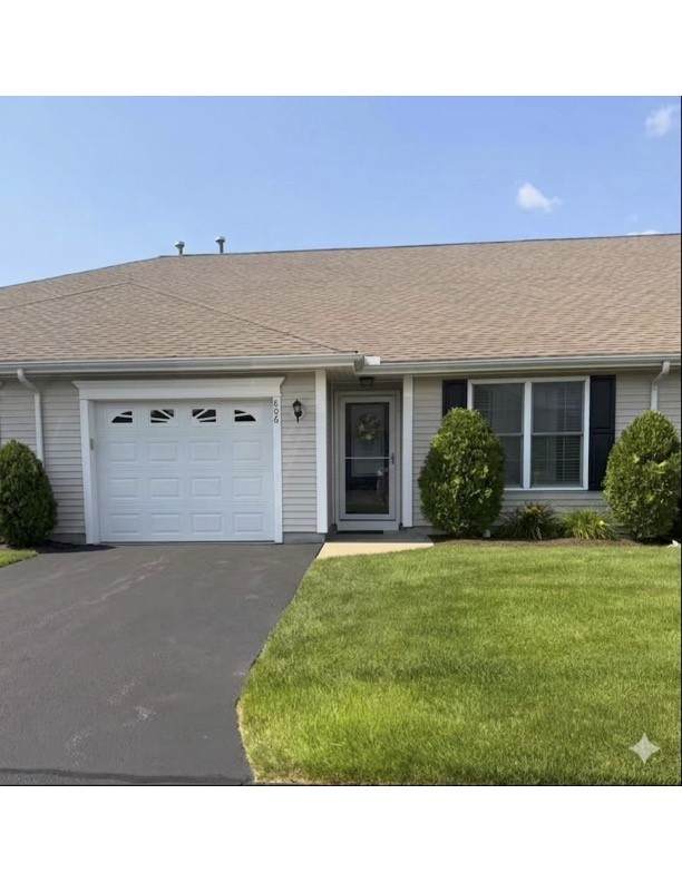806 Village Green Circle - Photo 1