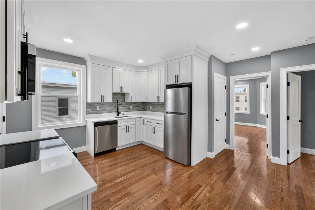 100 Knight Street - Photo 1