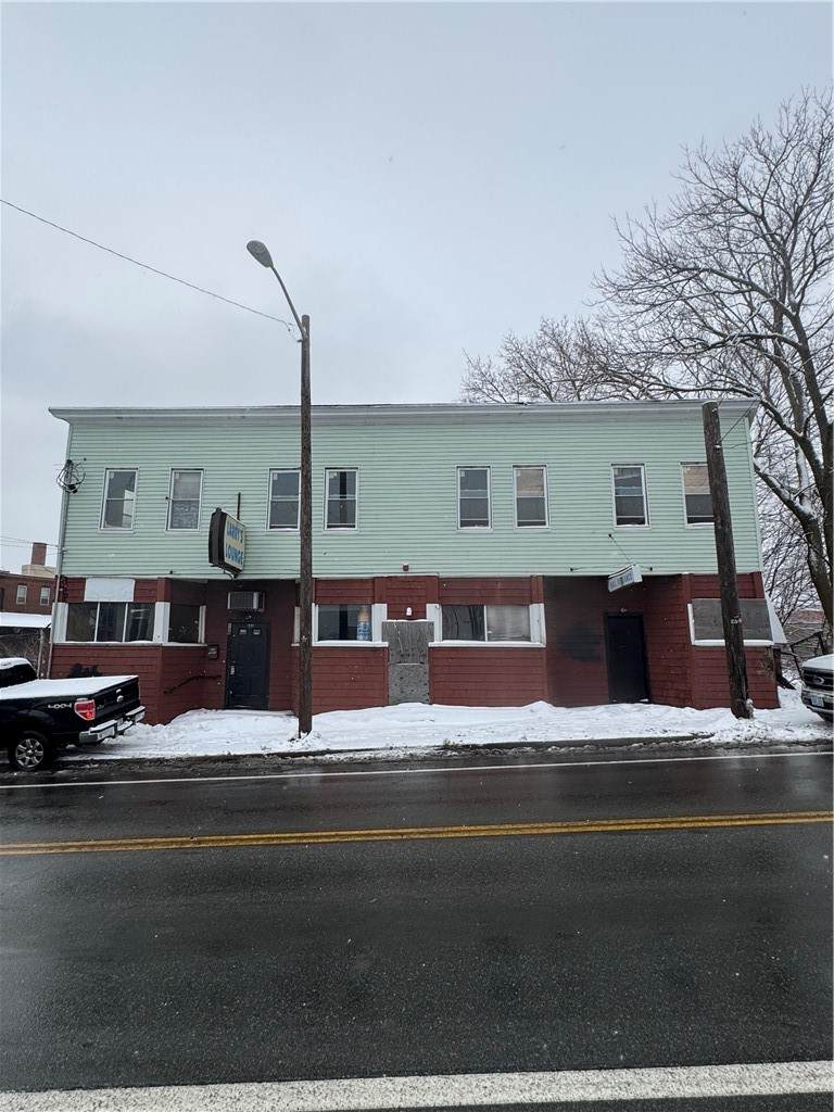 140 Dexter Street - Photo 1