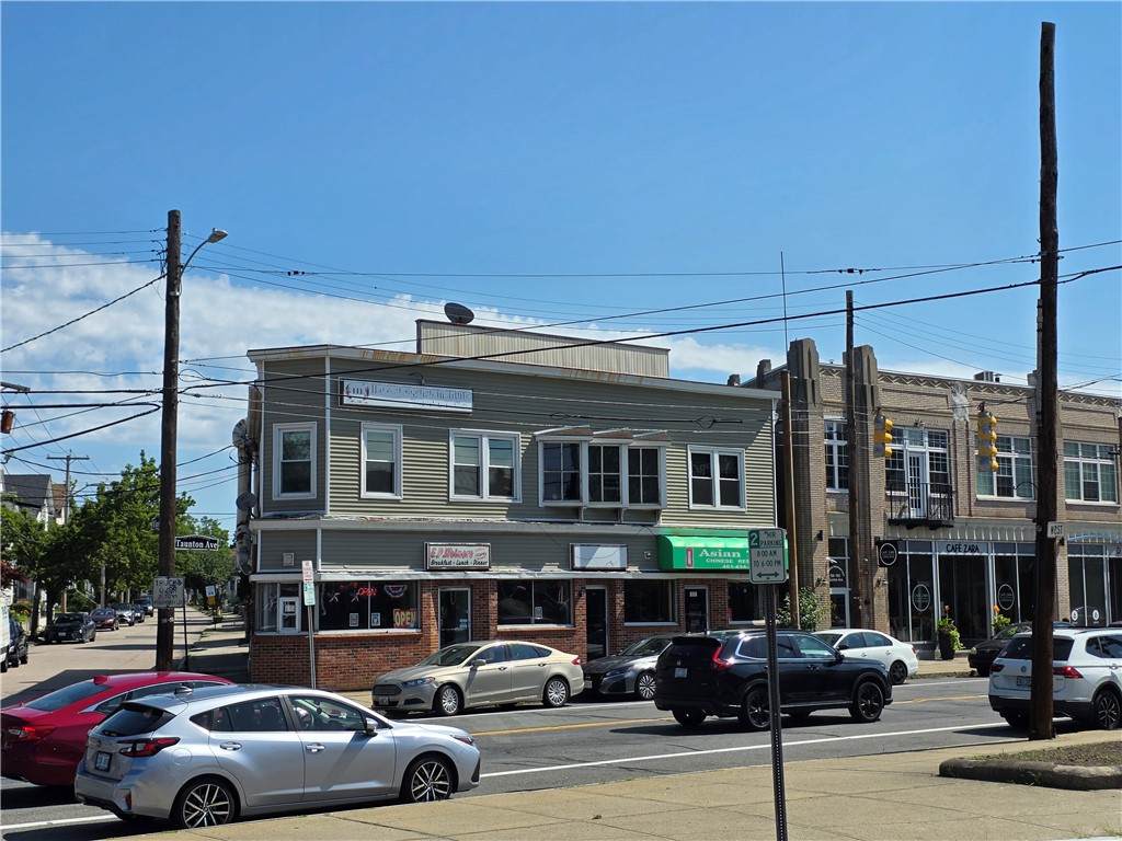 122 Taunton Avenue - Photo 1