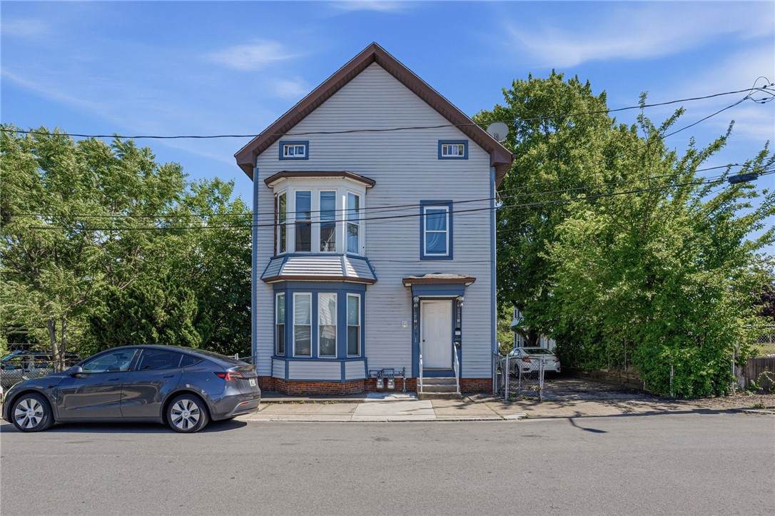 6 Bloomingdale Avenue - Photo 1