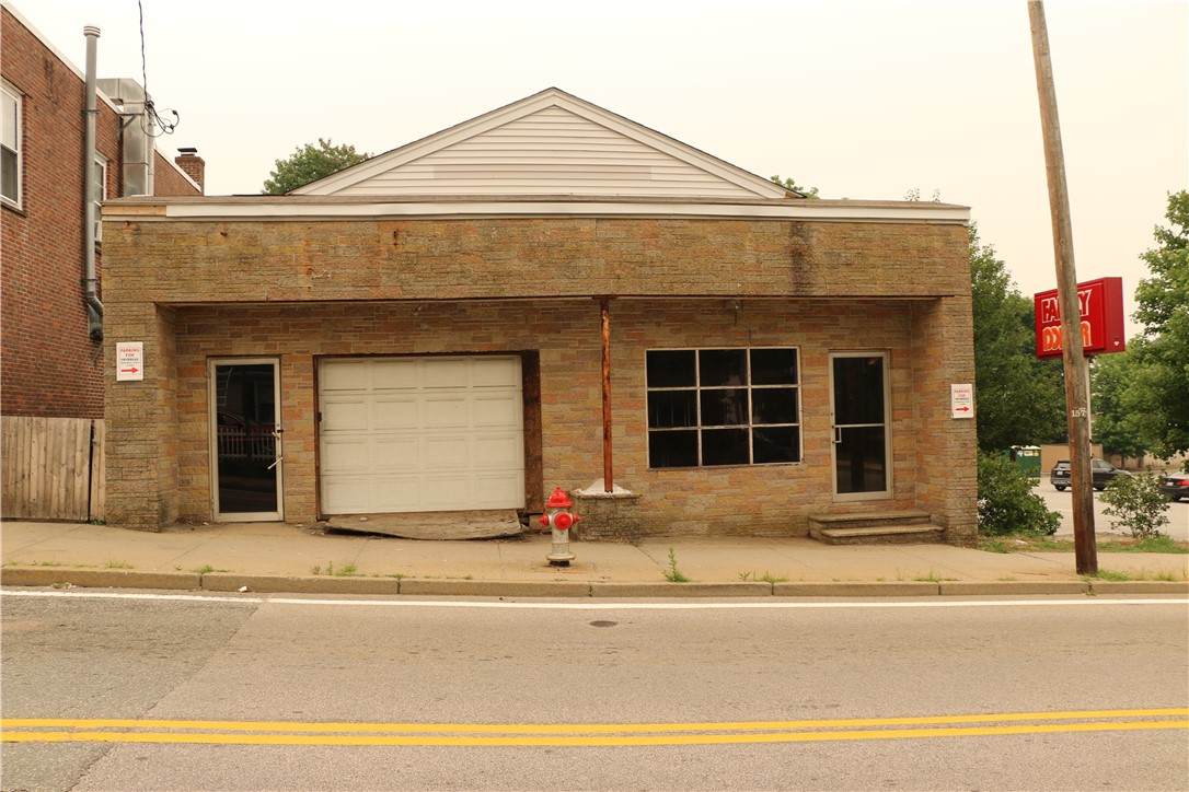 1009 Main Street - Photo 1