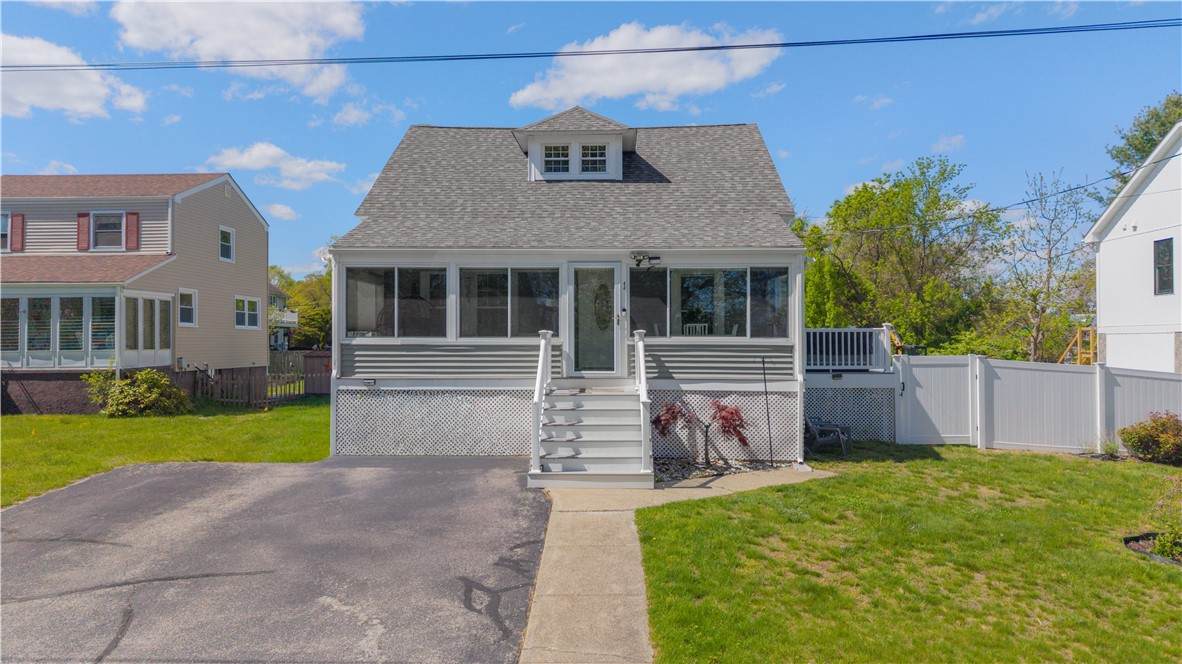 43 Samuel Gorton Avenue - Photo 1