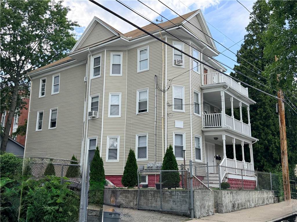 217 Carleton Street - Photo 1