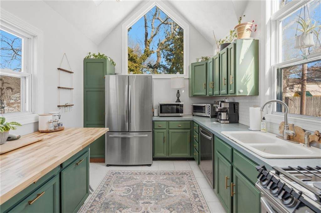 11 Heights Avenue - Photo 1