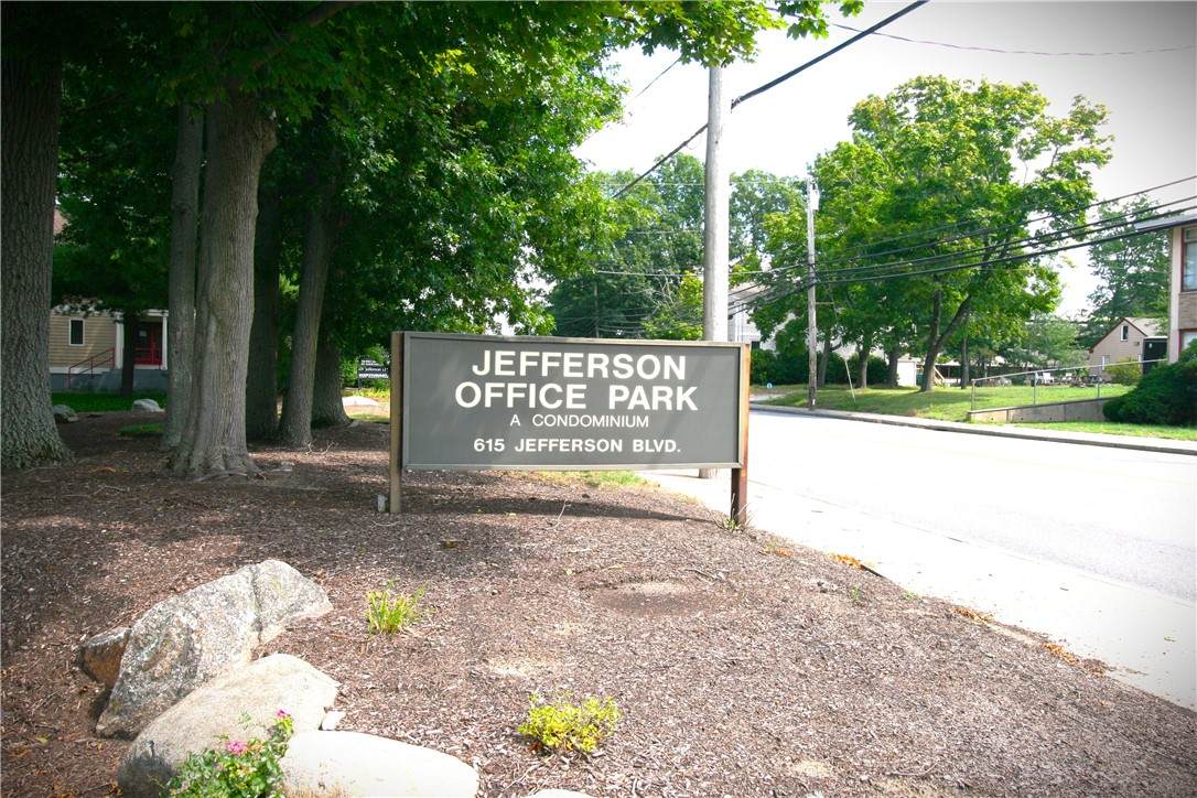 615 Jefferson Boulevard - Photo 1