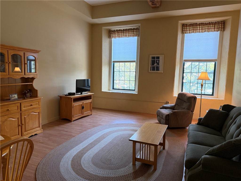 15 Higgins Street - Photo 1