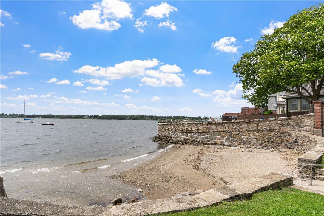 https://bt-photos.global.ssl.fastly.net/rhodeisland/orig_boomver_1_1420796-2.jpg