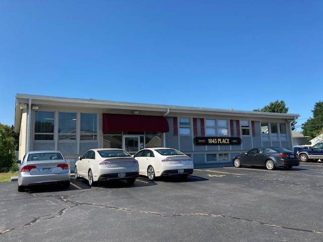 1045 Warwick Avenue - Photo 1