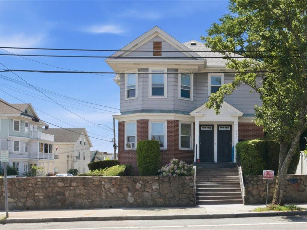 221 Warren Avenue - Photo 1