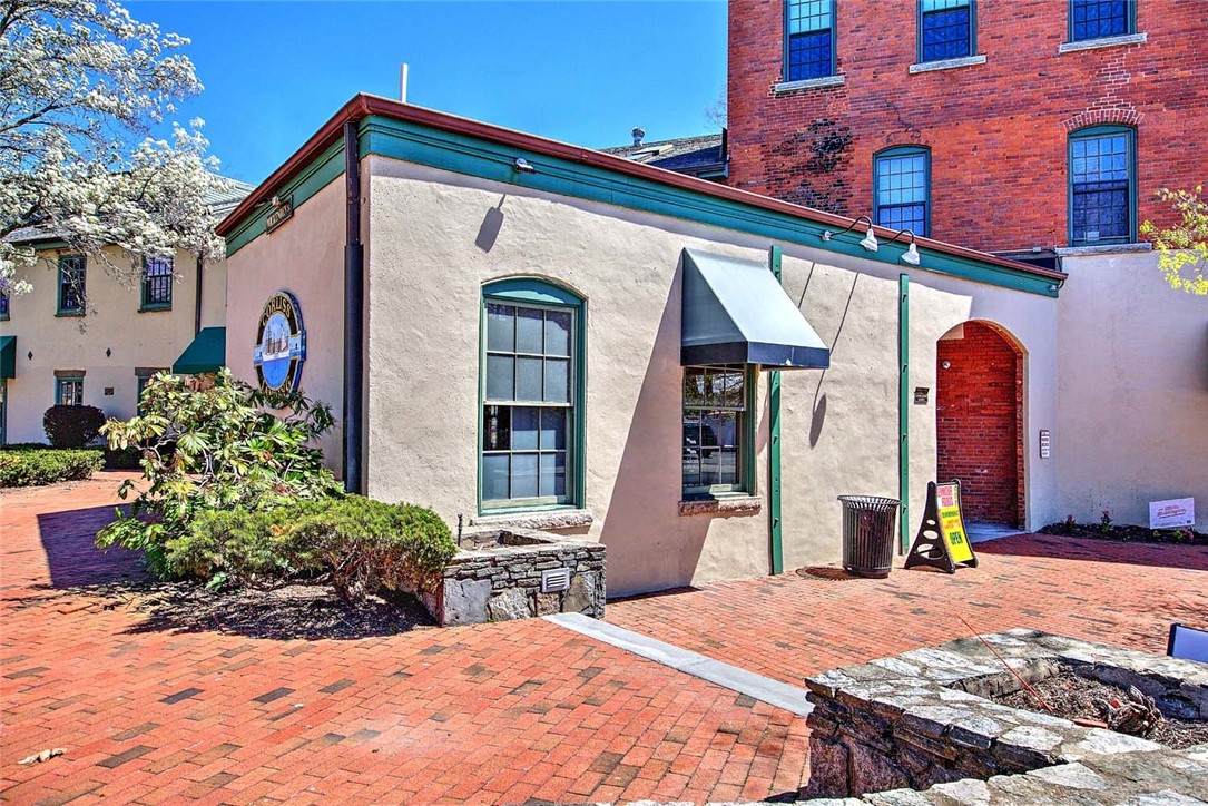 521 South Water Street - Photo 1