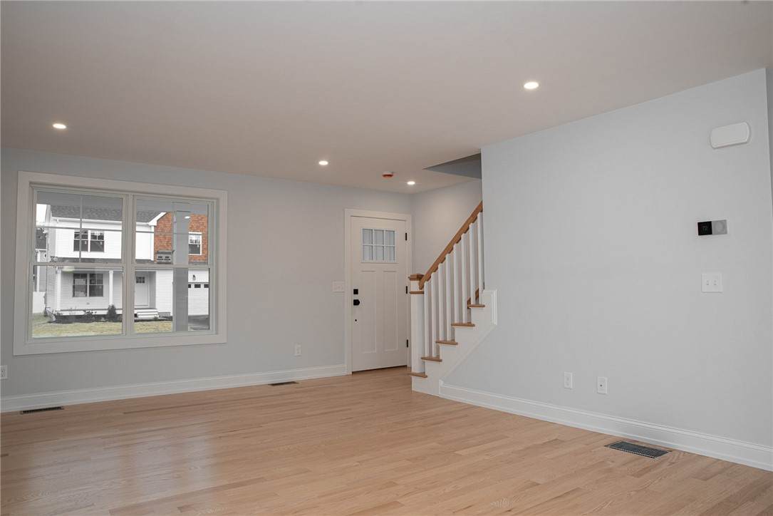 https://bt-photos.global.ssl.fastly.net/rhodeisland/orig_boomver_1_1421161-2.jpg