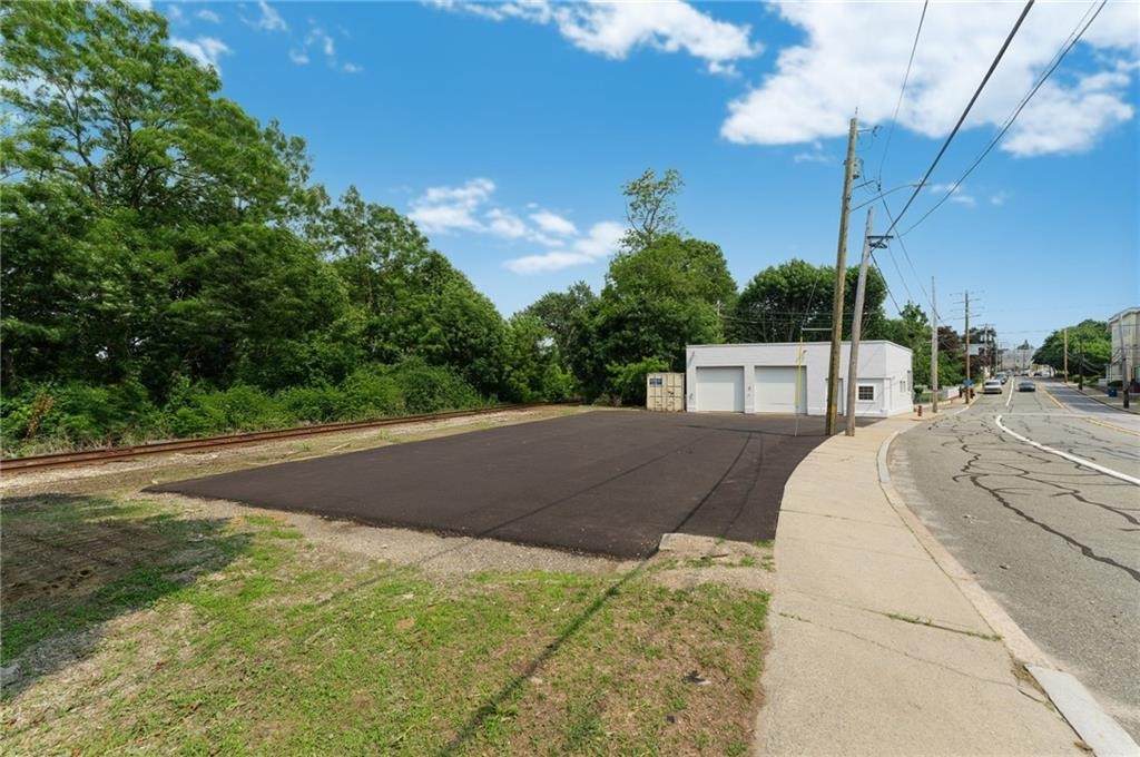250 Manville Road - Photo 1