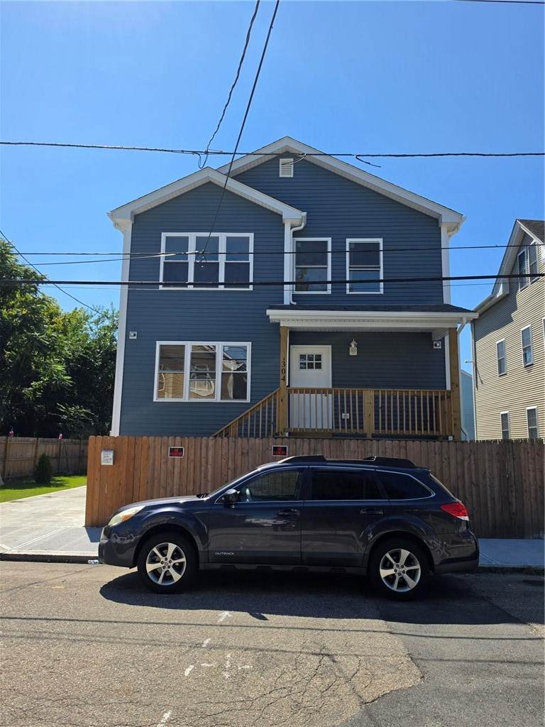 304 Swan Street - Photo 1