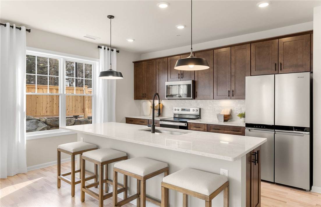 141 East Point Drive - Photo 1