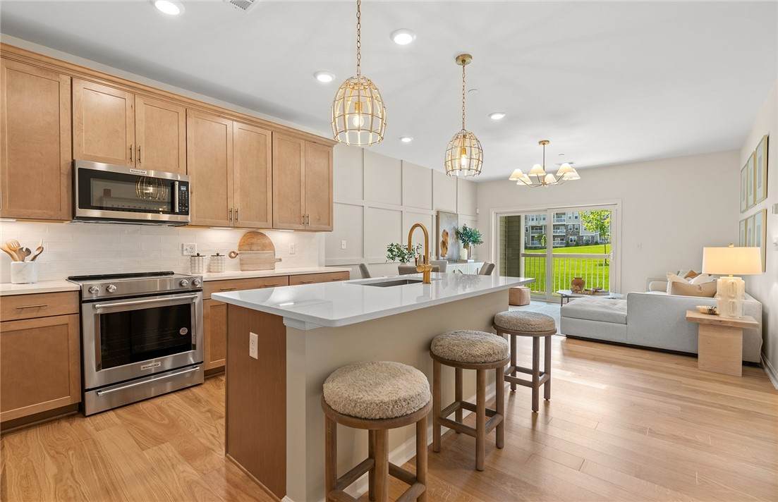 141 East Point Drive - Photo 1