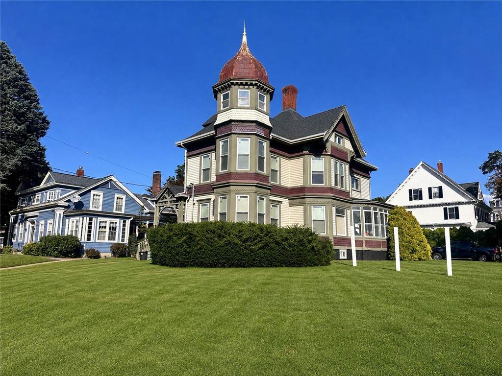 https://bt-photos.global.ssl.fastly.net/rhodeisland/orig_boomver_1_1421810-2.jpg