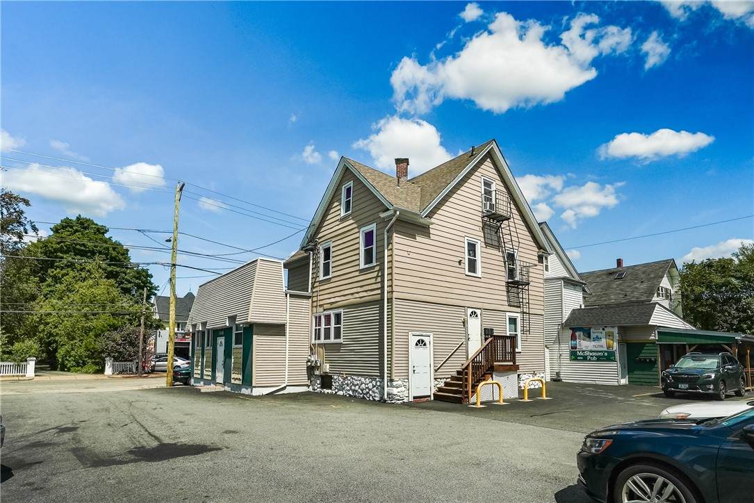 1340 Cranston Street - Photo 1