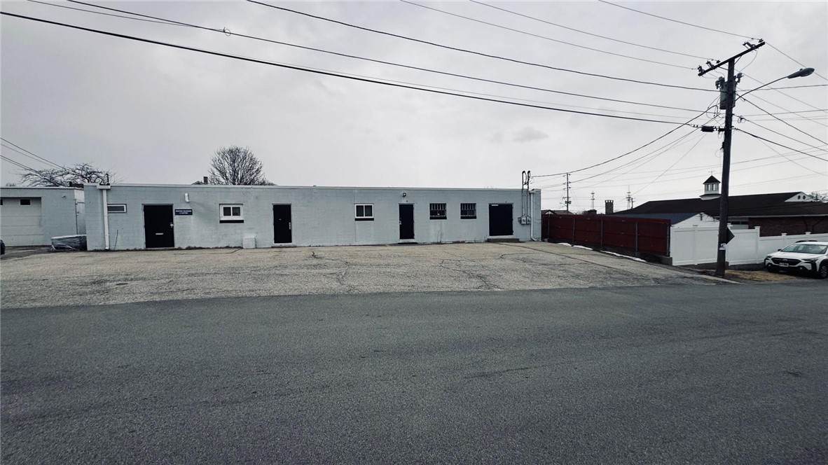 10 Alcazar Avenue - Photo 1