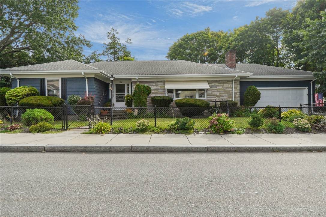 136 Earl Avenue - Photo 1