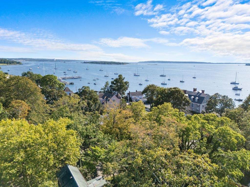https://bt-photos.global.ssl.fastly.net/rhodeisland/orig_boomver_1_1423071-2.jpg