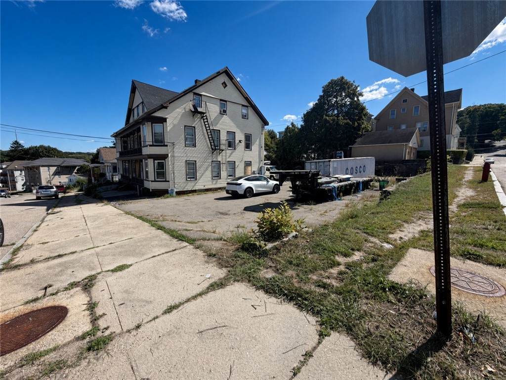 499 Willow Street - Photo 1