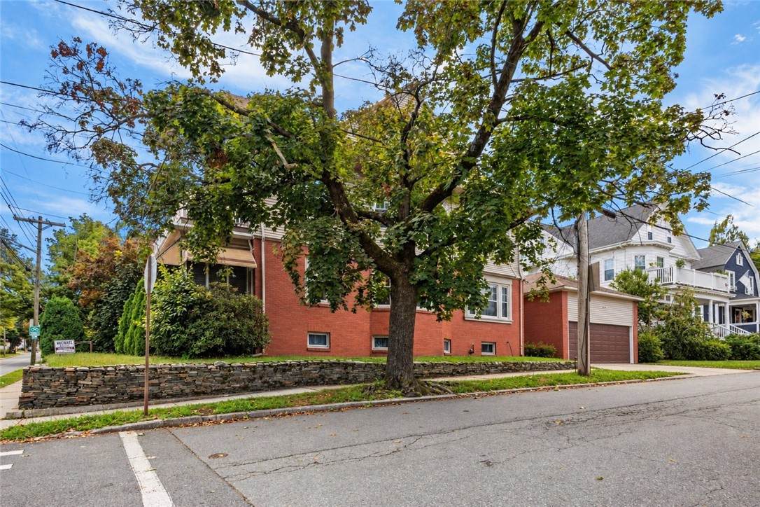 https://bt-photos.global.ssl.fastly.net/rhodeisland/orig_boomver_1_1423839-2.jpg