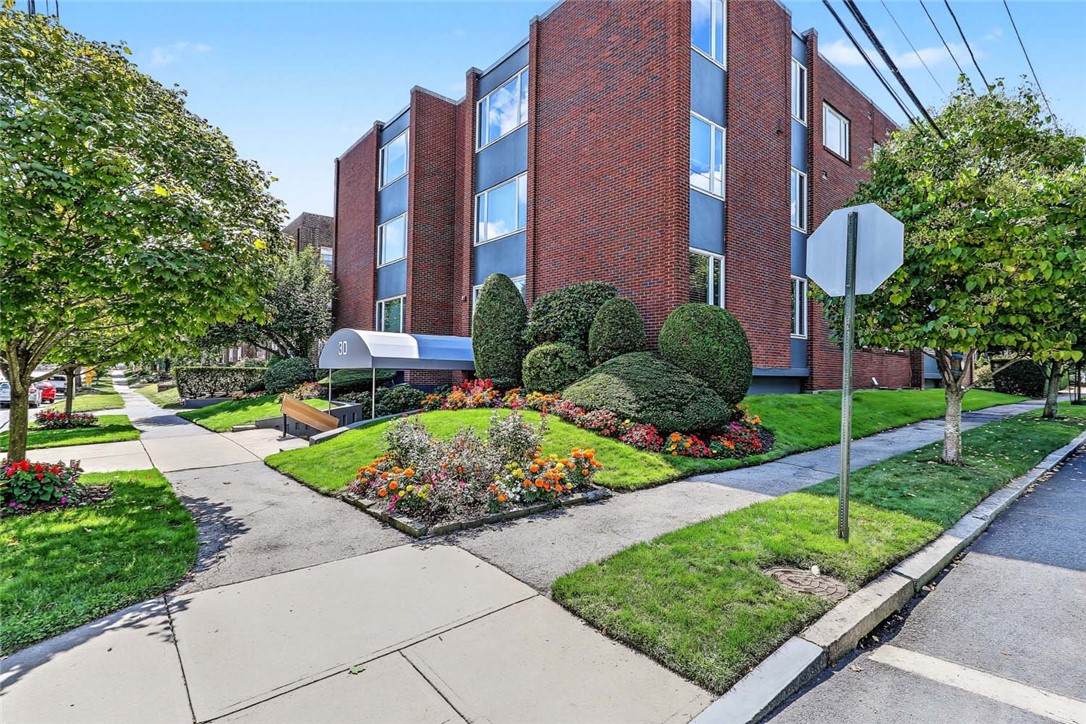 30 Blackstone Boulevard - Photo 1