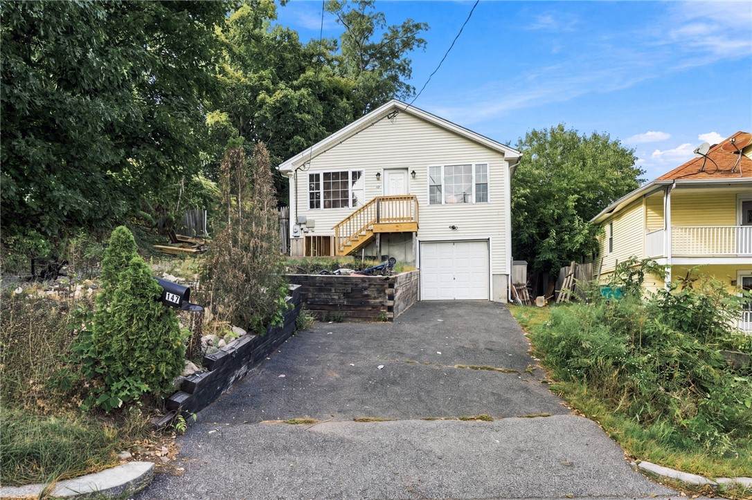147 Mount Saint Charles Avenue - Photo 1