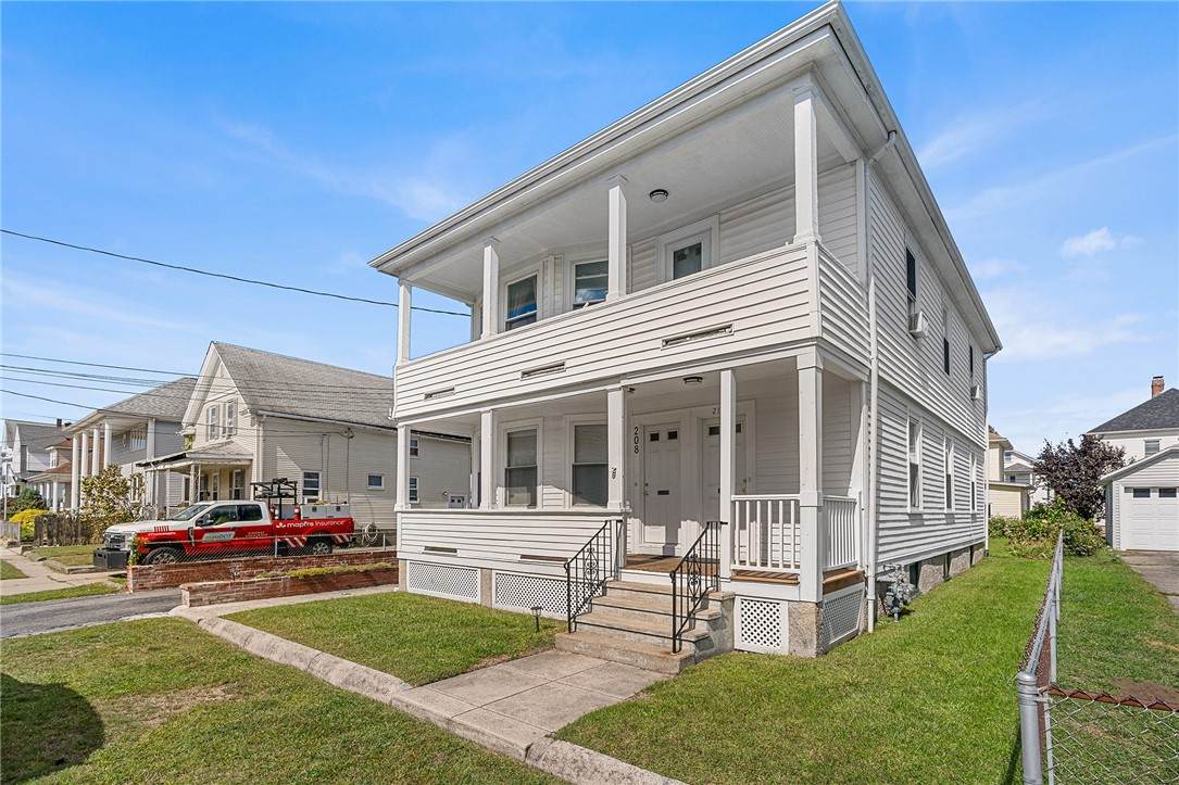 208 Suffolk Avenue - Photo 1
