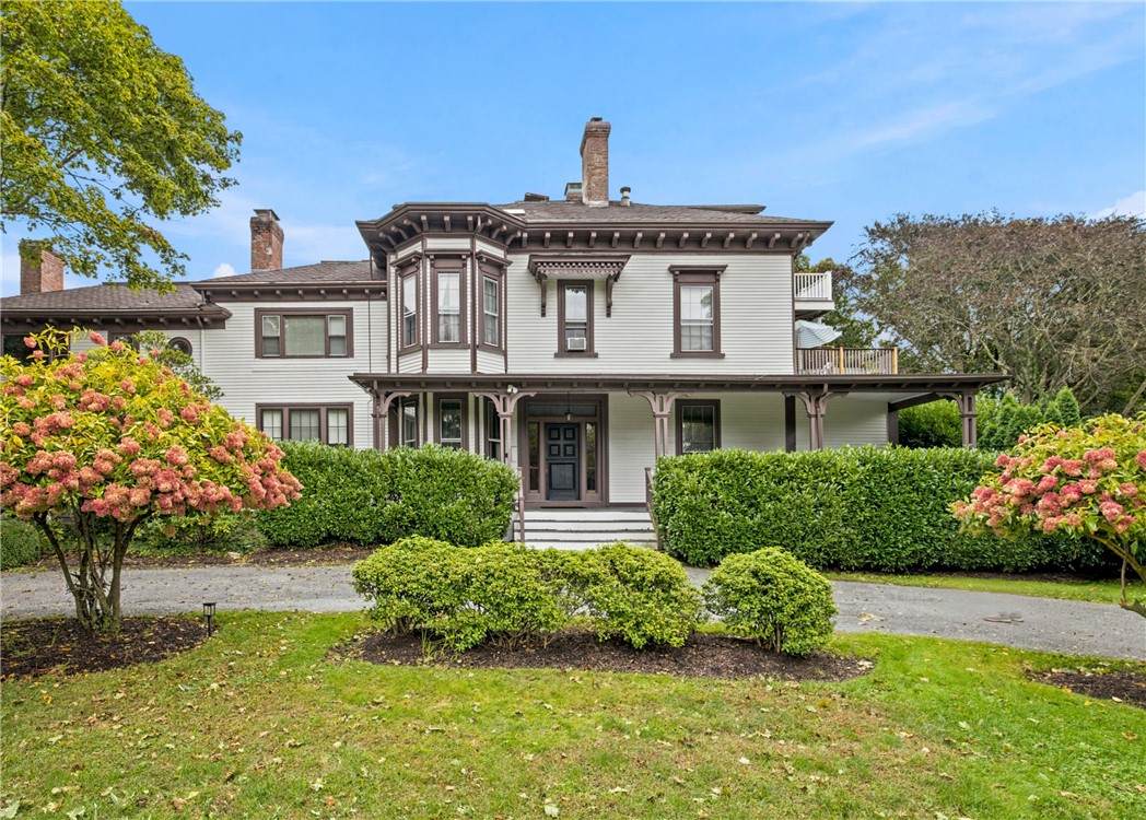 46 Chastellux Avenue - Photo 1
