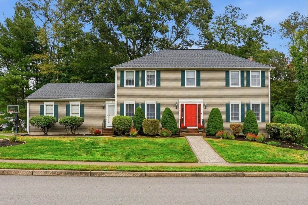 274 Larchwood Drive - Photo 1