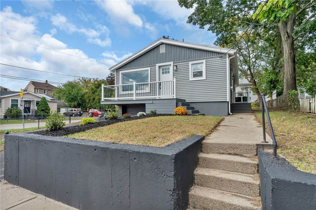546 Robinson Street - Photo 1