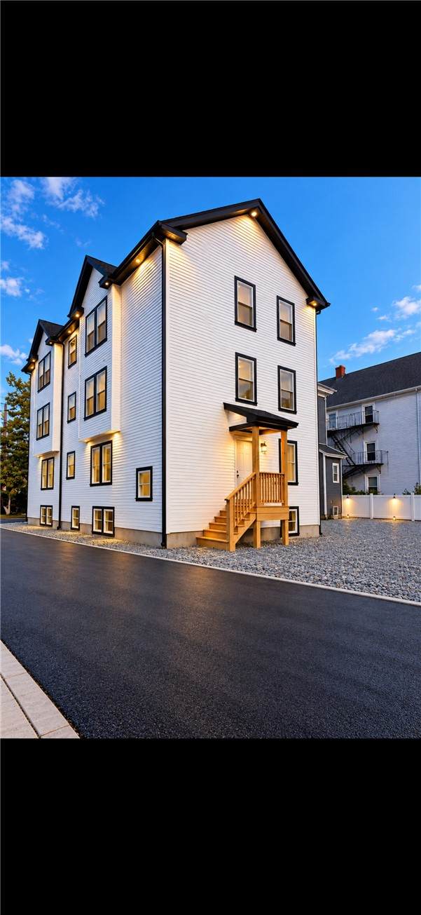 616 Union Ave, Providence, RI 02909