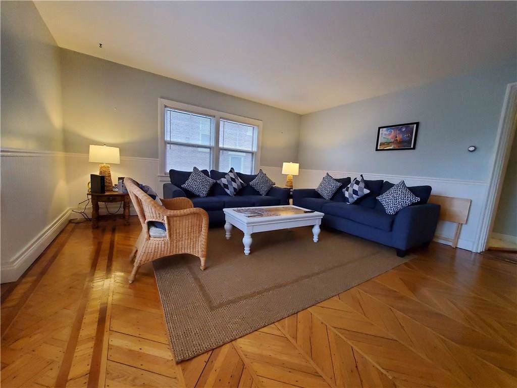 28 Narragansett Avenue - Photo 1
