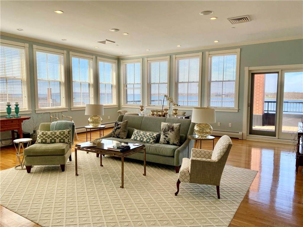 423 Hope Street - Photo 1