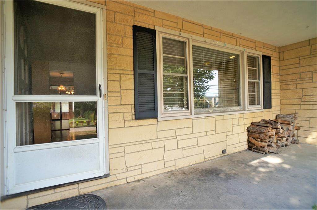 558 Green End Avenue - Photo 1