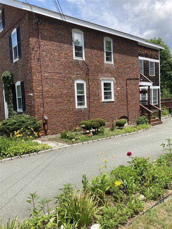 492 Middle Highway - Photo 1