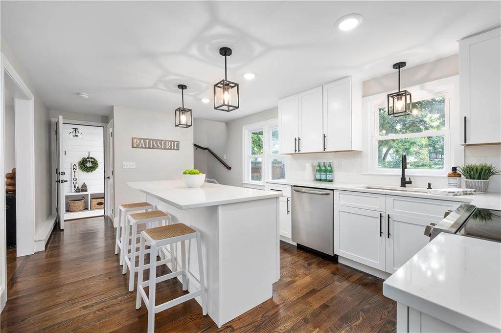 4 Midway Lane - Photo 1