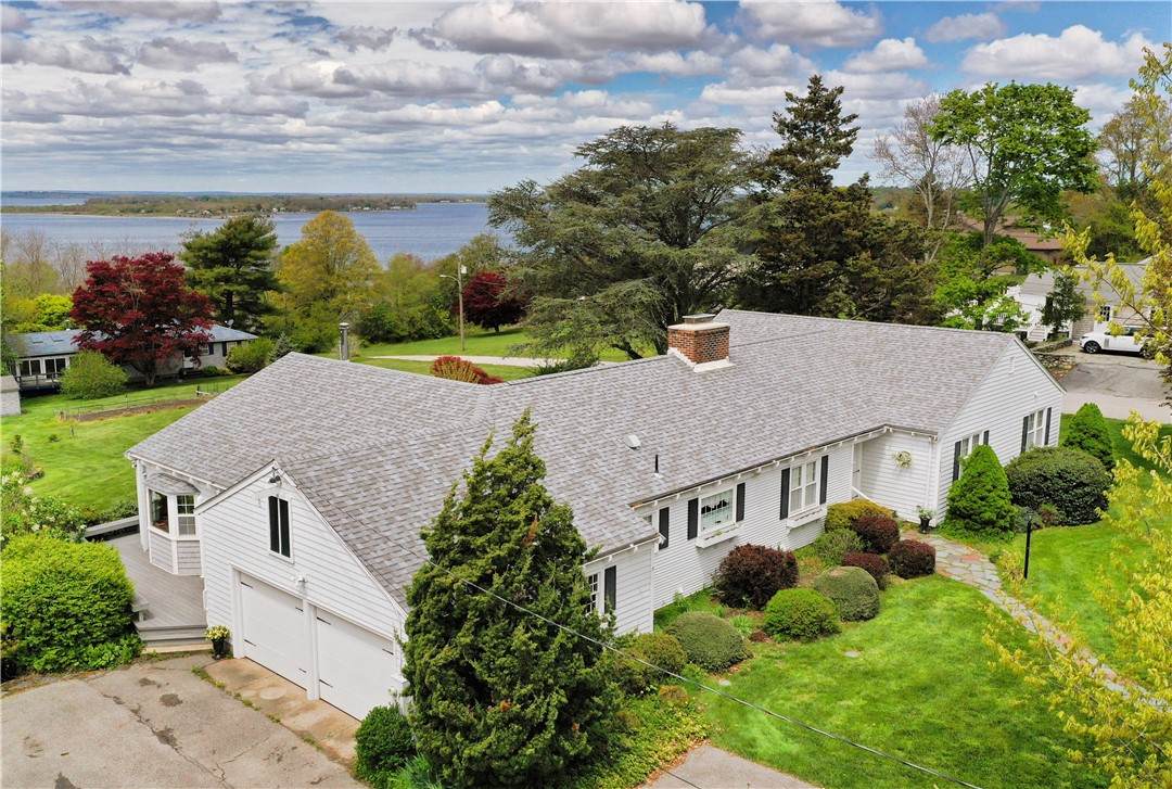 426 Bristol Ferry Road - Photo 1