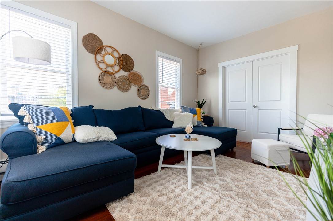 594 Thames Street - Photo 1