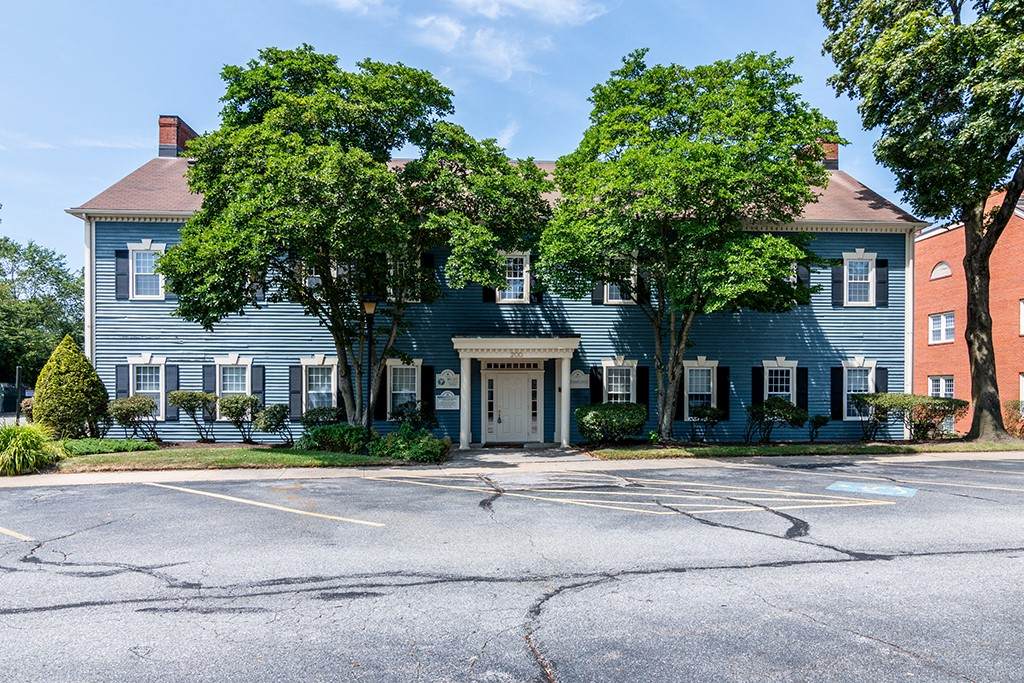 400 Massasoit Avenue - Photo 1