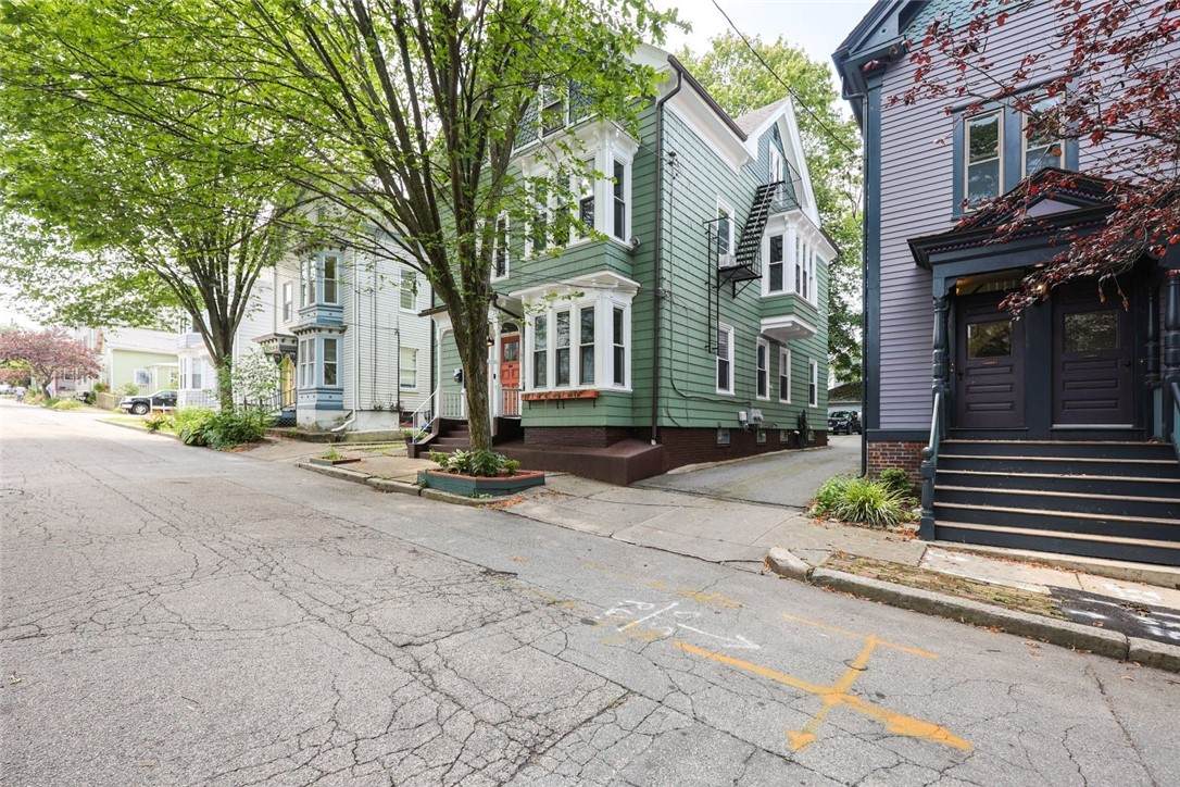 193 Howell Street - Photo 1