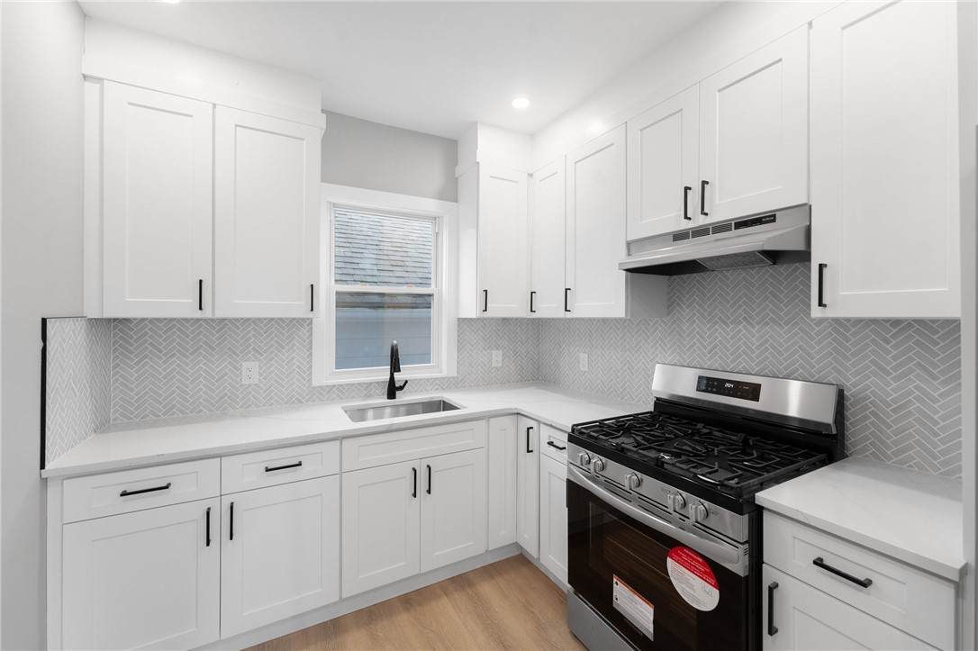 735 Broadway - Photo 1