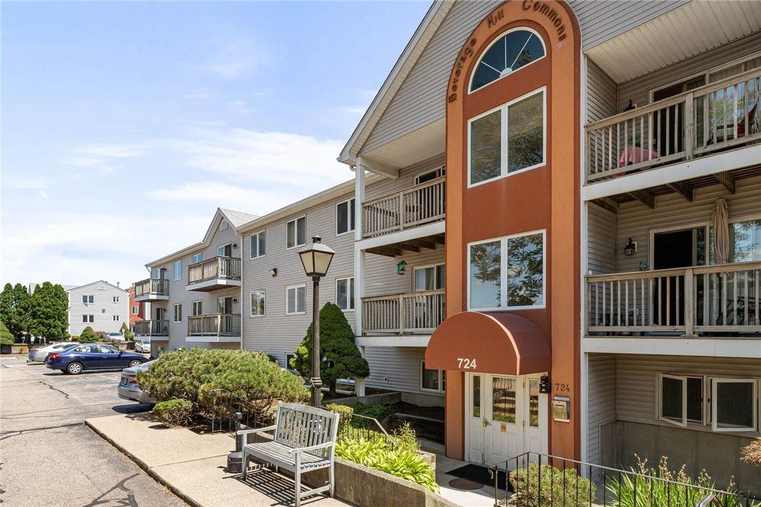 724 Beverage Hill Avenue - Photo 1