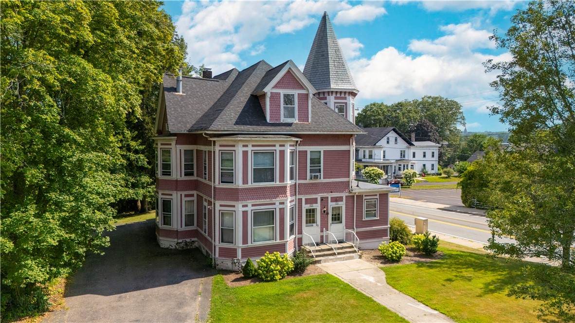 426 Blackstone Street - Photo 1