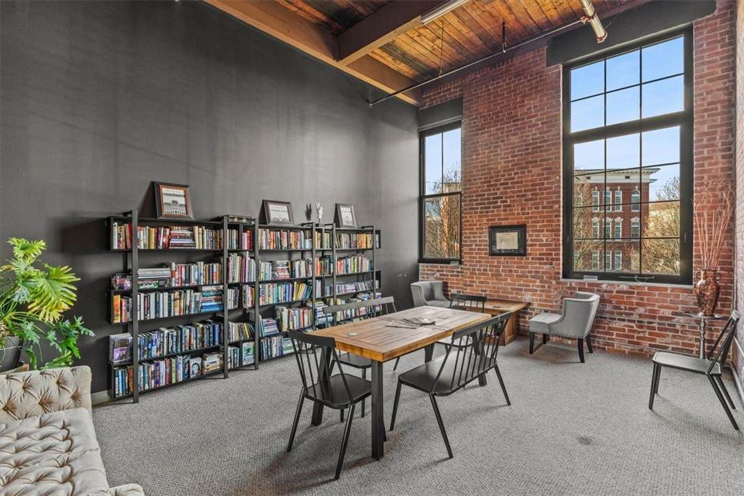 685 Social Street - Photo 1